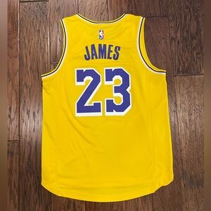 LA Lakers LeBron James #23 Jersey